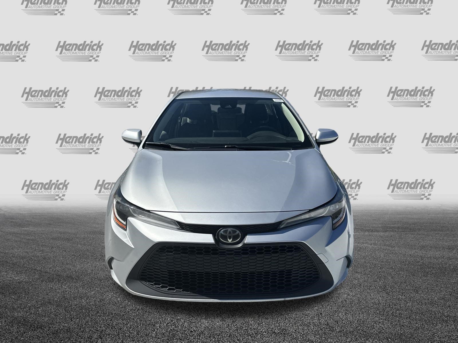 Used 2020 Toyota Corolla LE FWD image 3