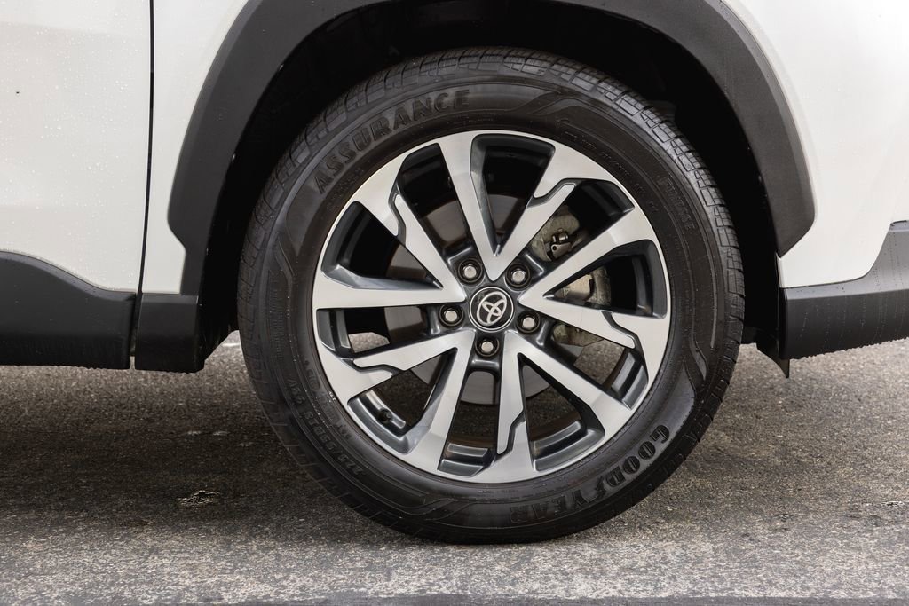 Certified 2024 Toyota Corolla Cross XLE w/ Convenience Package image 4