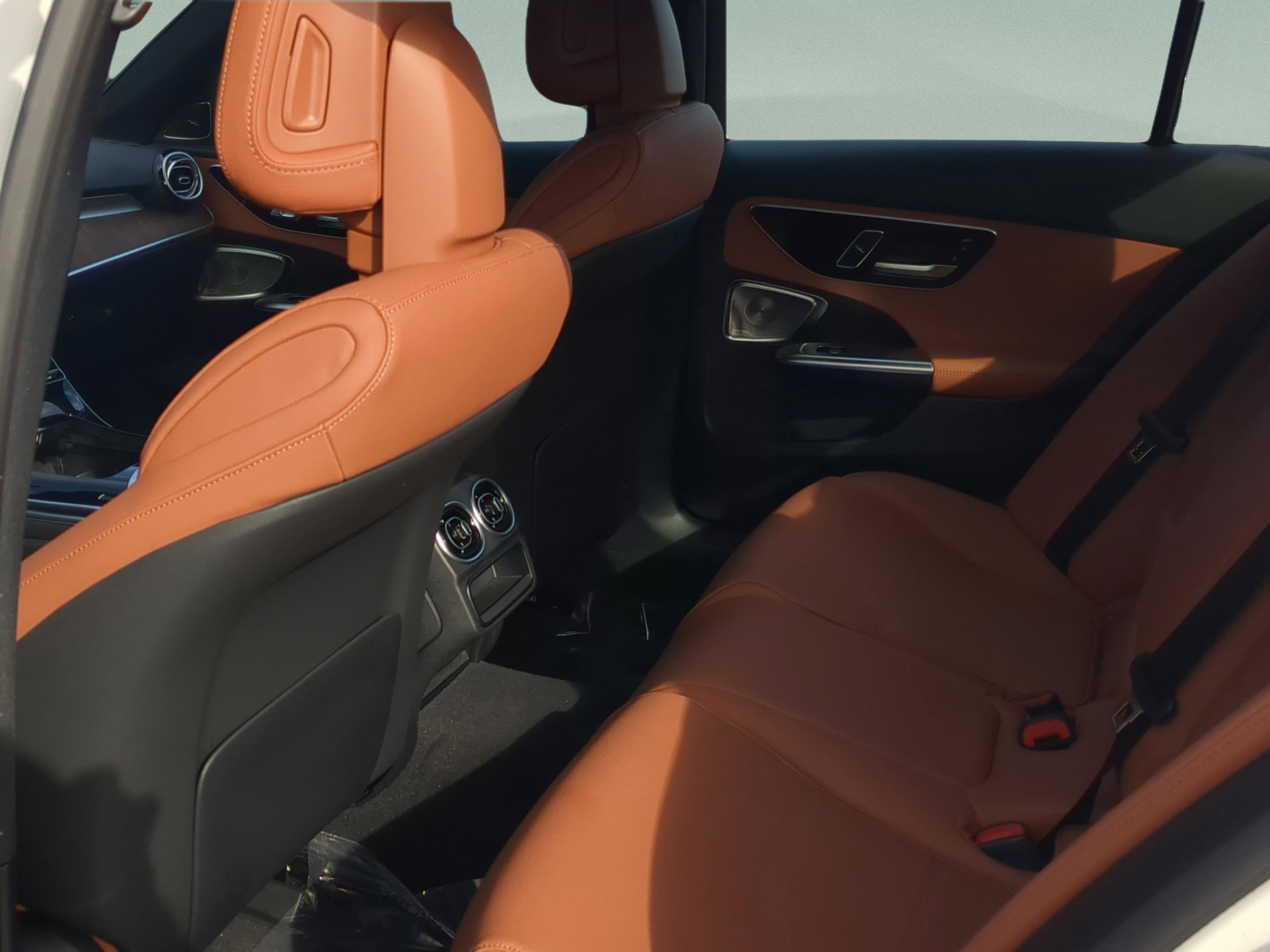 Certified 2025 Mercedes-Benz C 300 4MATIC Sedan image 8