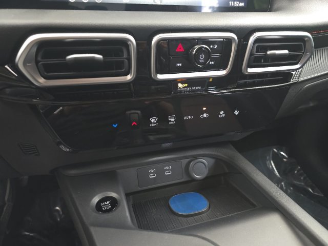 New 2027 Nissan Sentra SR w/ Floor Mat Package FWD image 25