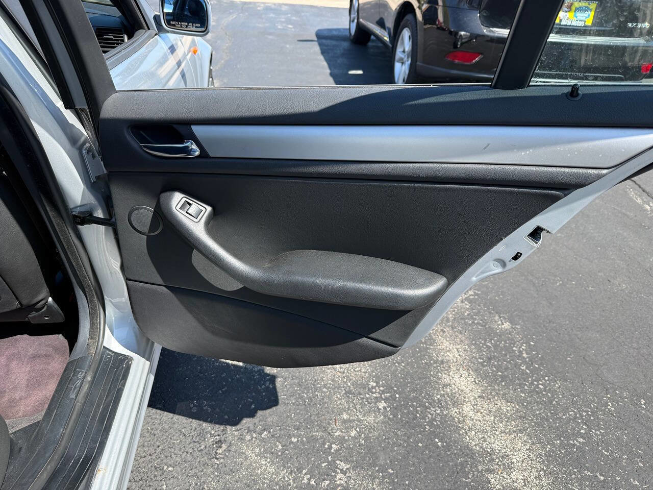 Used 2003 BMW 325i Sedan image 87