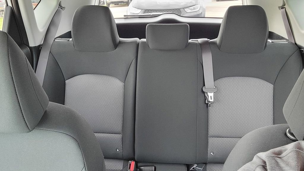 Used 2025 Kia Soul LX w/ LX Technology Package FWD image 16