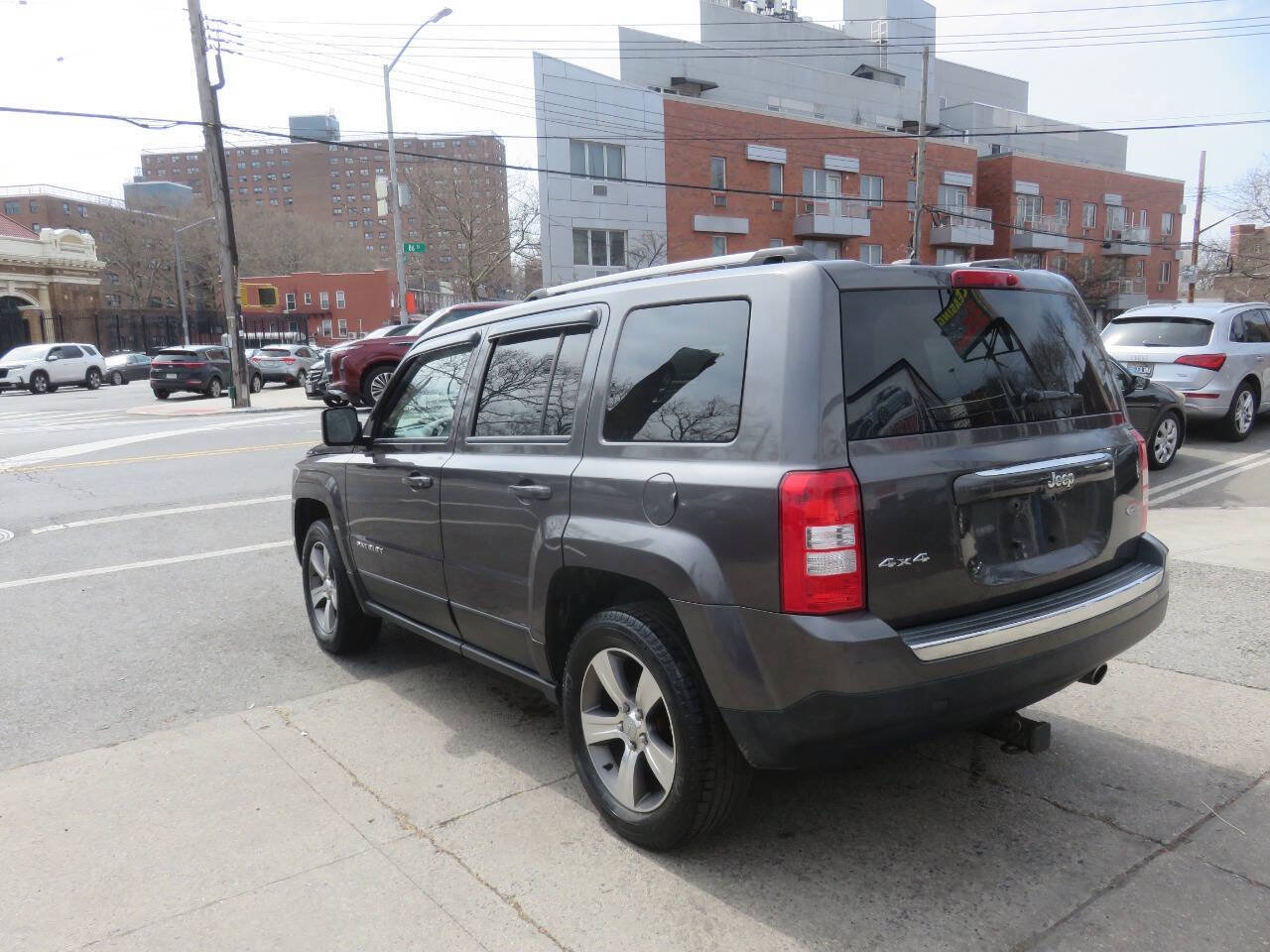 Used 2016 Jeep Patriot High Altitude AWD/4WD image 5