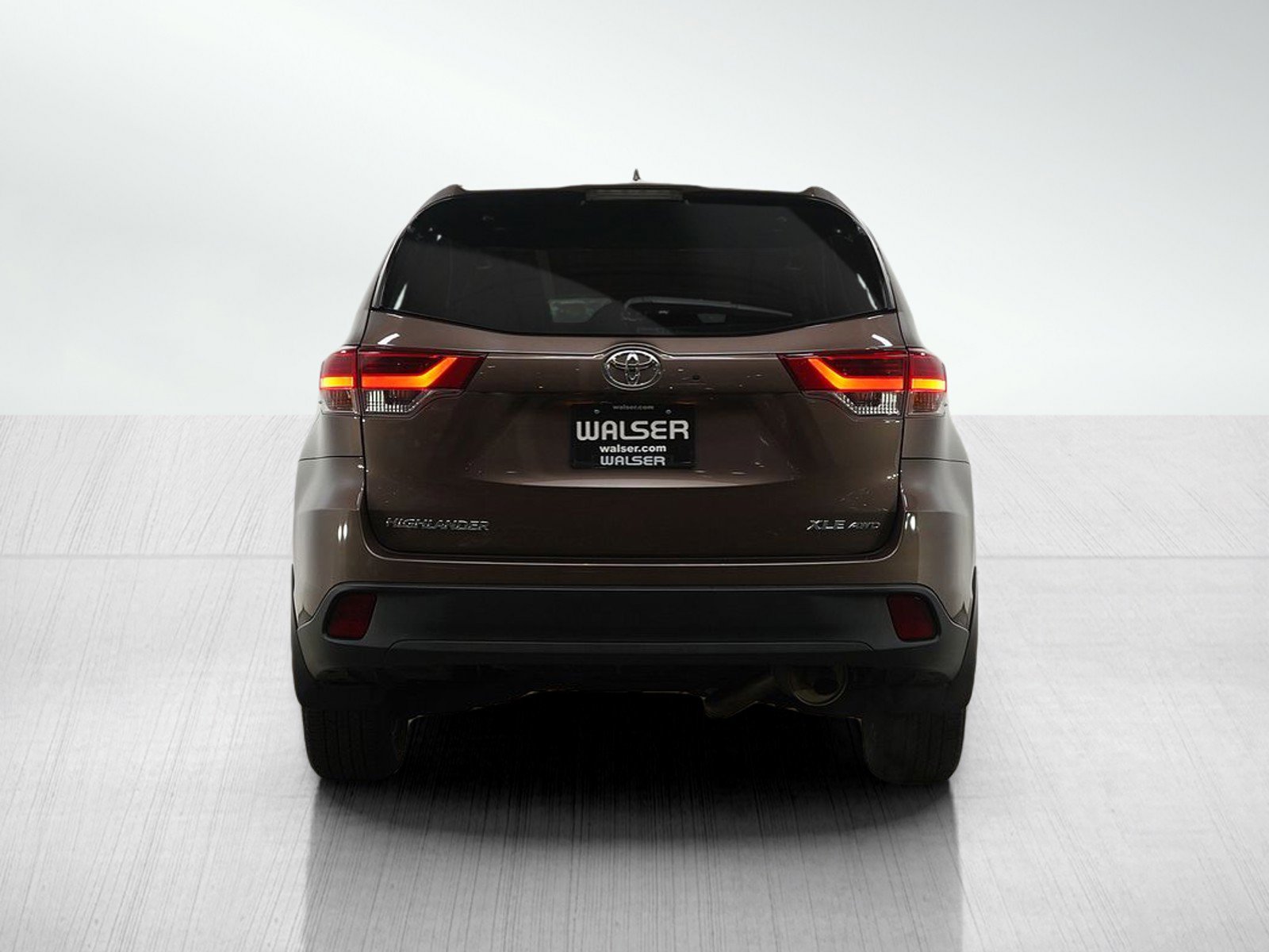 Used 2018 Toyota Highlander XLE image 4