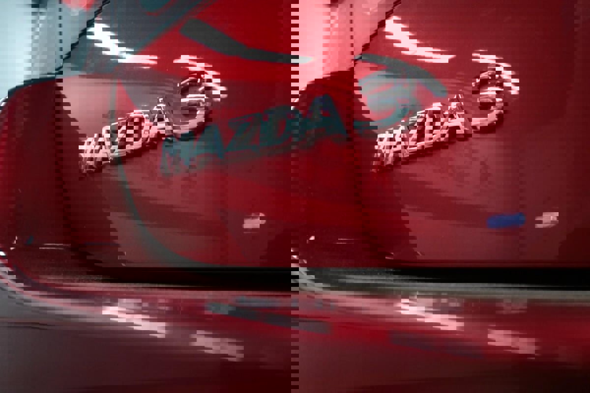 Used 2024 MAZDA MAZDA3 s image 30