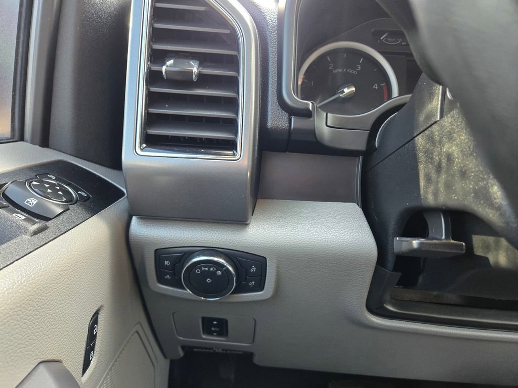 Used 2019 Ford F250 XLT w/ XLT Value Package image 19