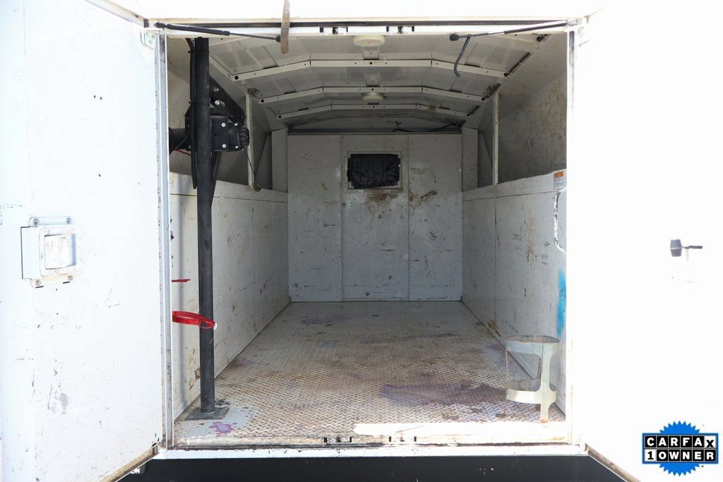 Used 2018 Chevrolet Express 3500 RWD image 9