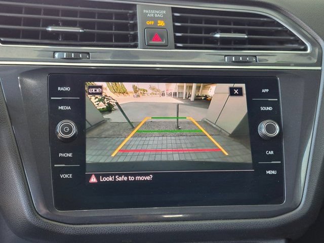 Used 2021 Volkswagen Tiguan SE FWD image 22