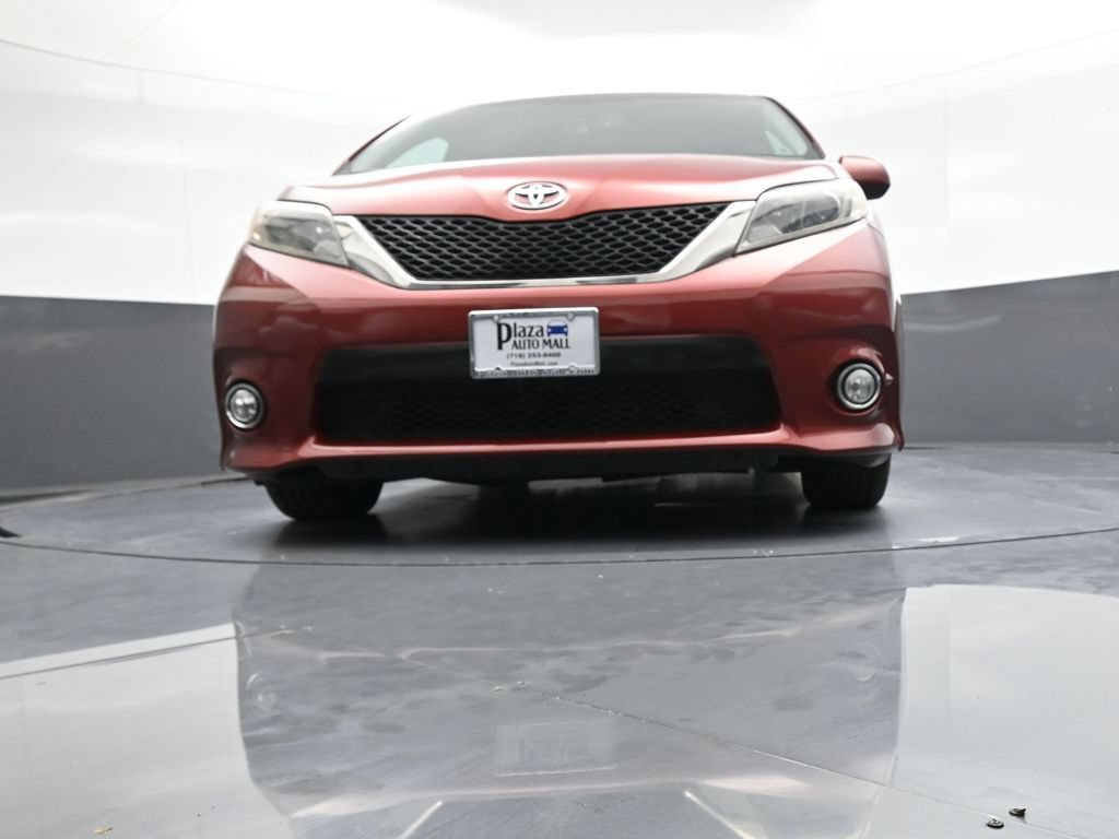 Used 2017 Toyota Sienna SE FWD image 29