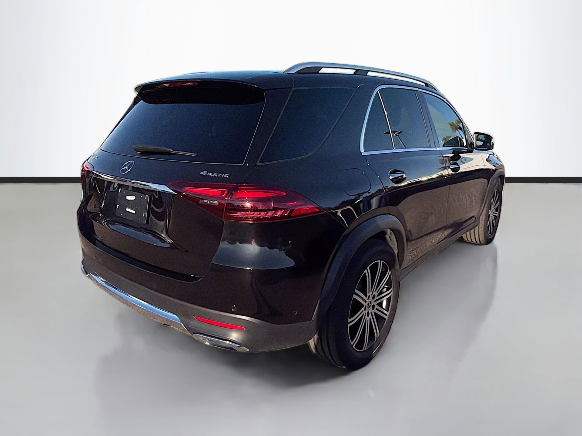 Used 2025 Mercedes-Benz GLE 350 4MATIC image 4