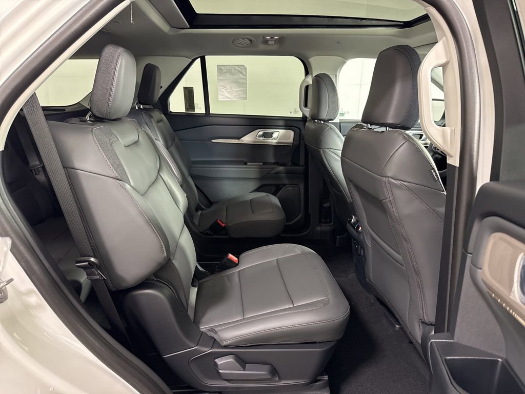 New 2026 Ford Explorer Active w/ Active Comfort Package image 18
