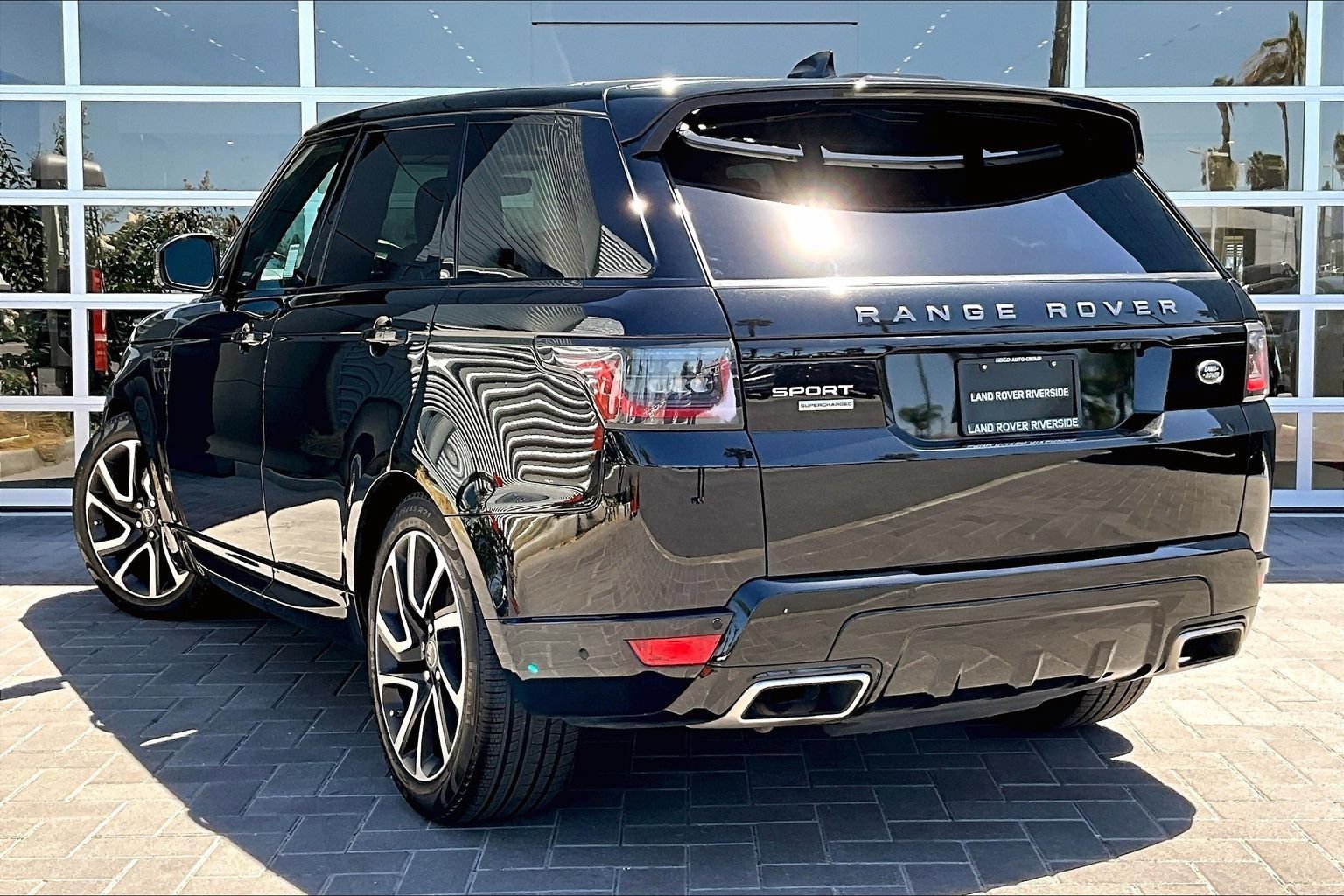 Used 2019 Land Rover Range Rover Sport Supercharged AWD/4WD image 12