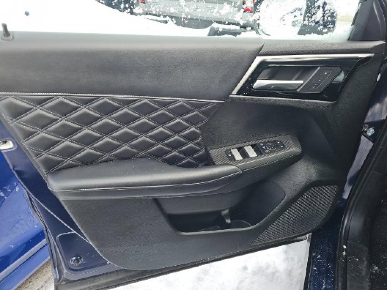 Used 2023 Mitsubishi Outlander SEL image 17