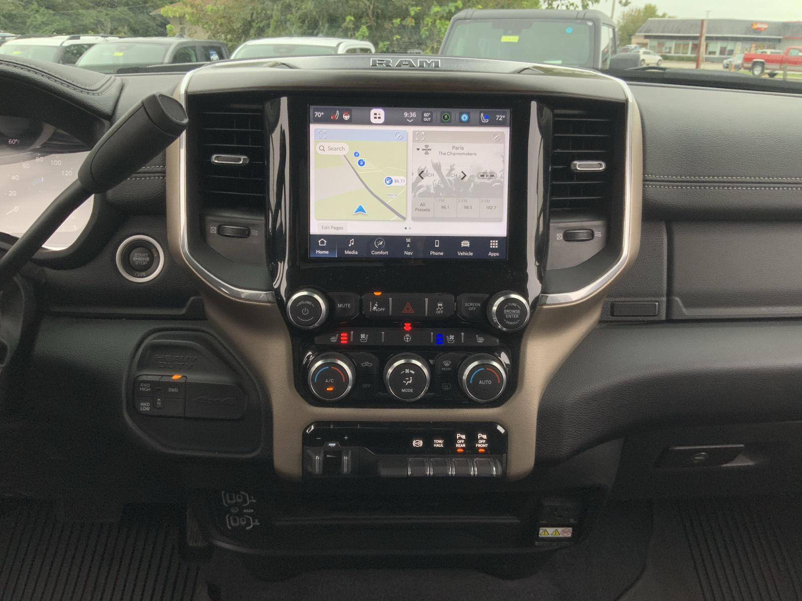 Used 2024 RAM 2500 Laramie w/ Safety Group AWD/4WD image 32