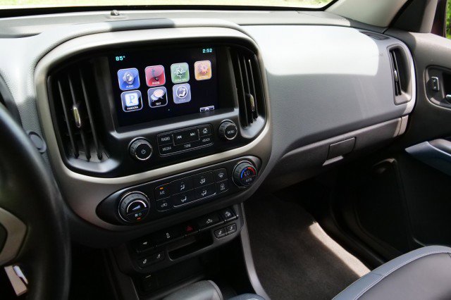 Used 2015 Chevrolet Colorado Z71 AWD/4WD image 3