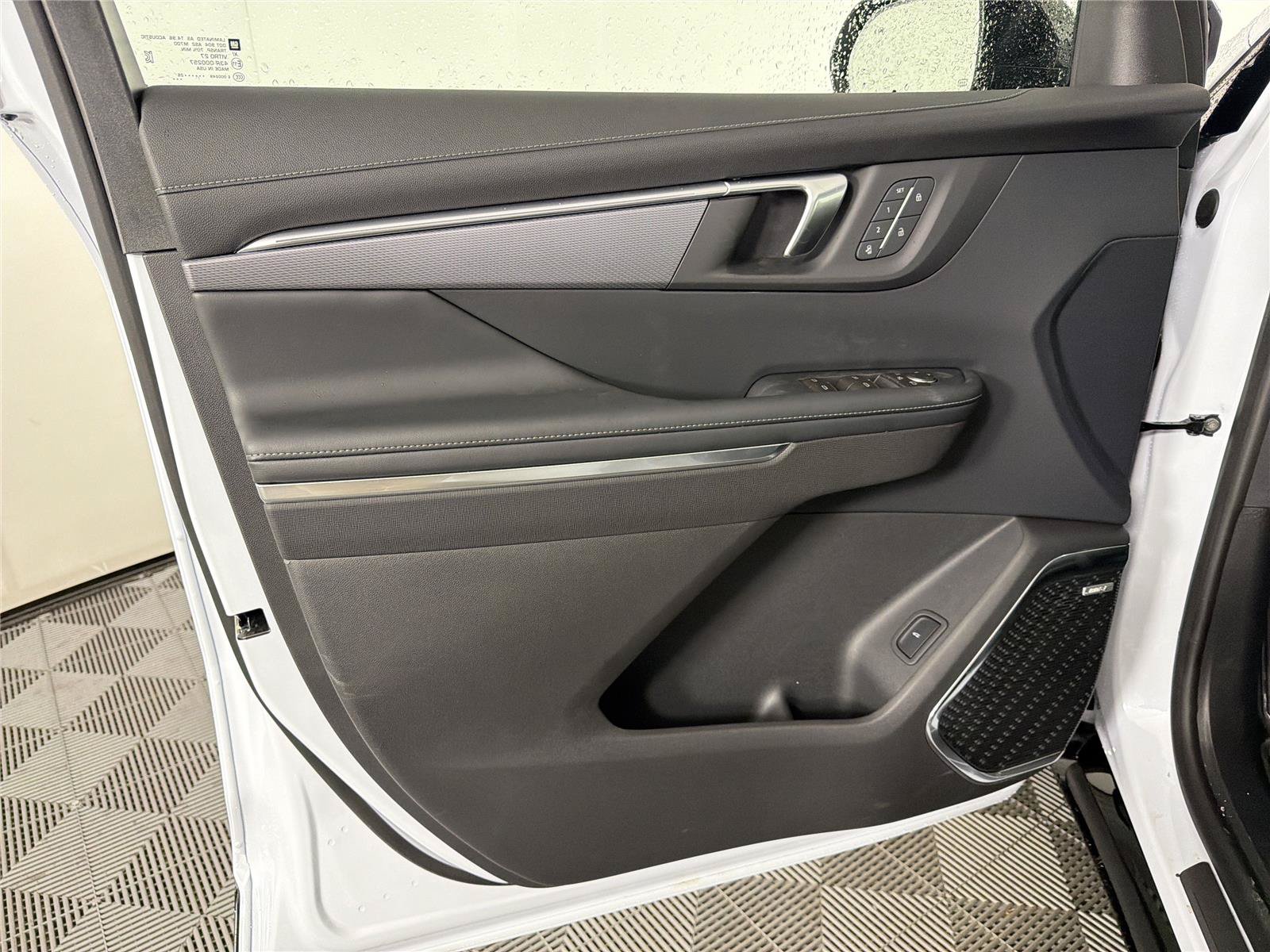 New 2026 Buick Enclave Sport Touring w/ Power Package FWD image 8