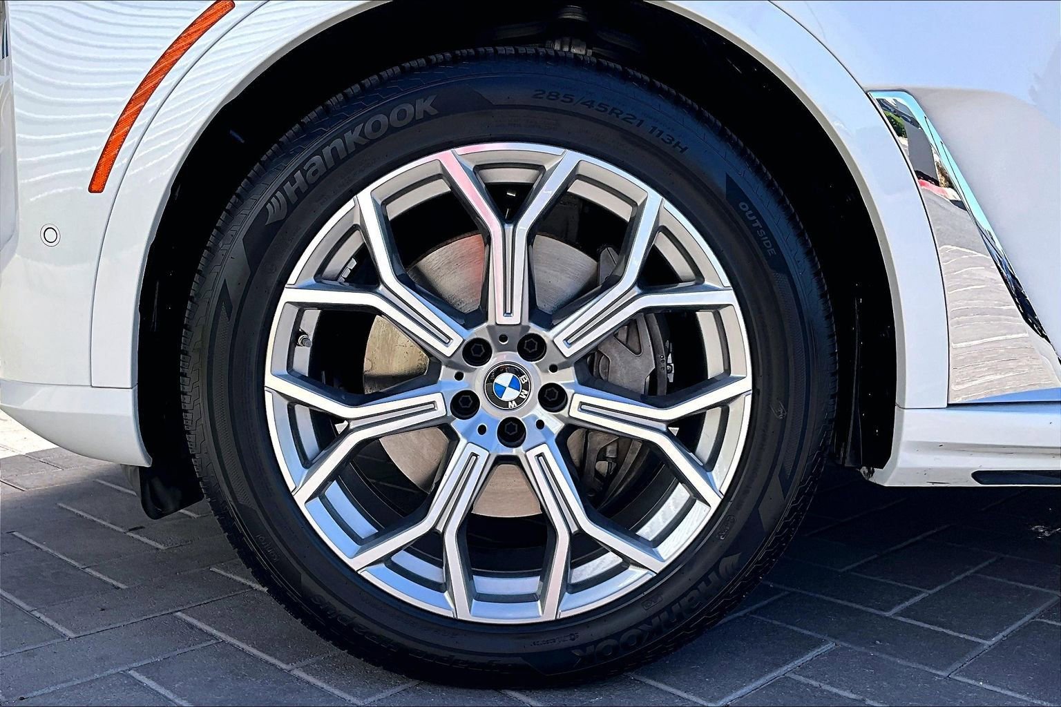 Used 2025 BMW X7 xDrive40i image 9