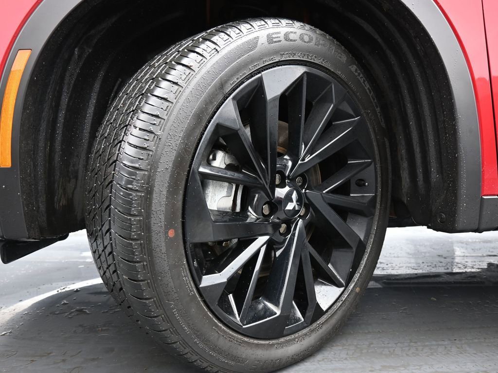 Used 2023 Mitsubishi Outlander SE image 43