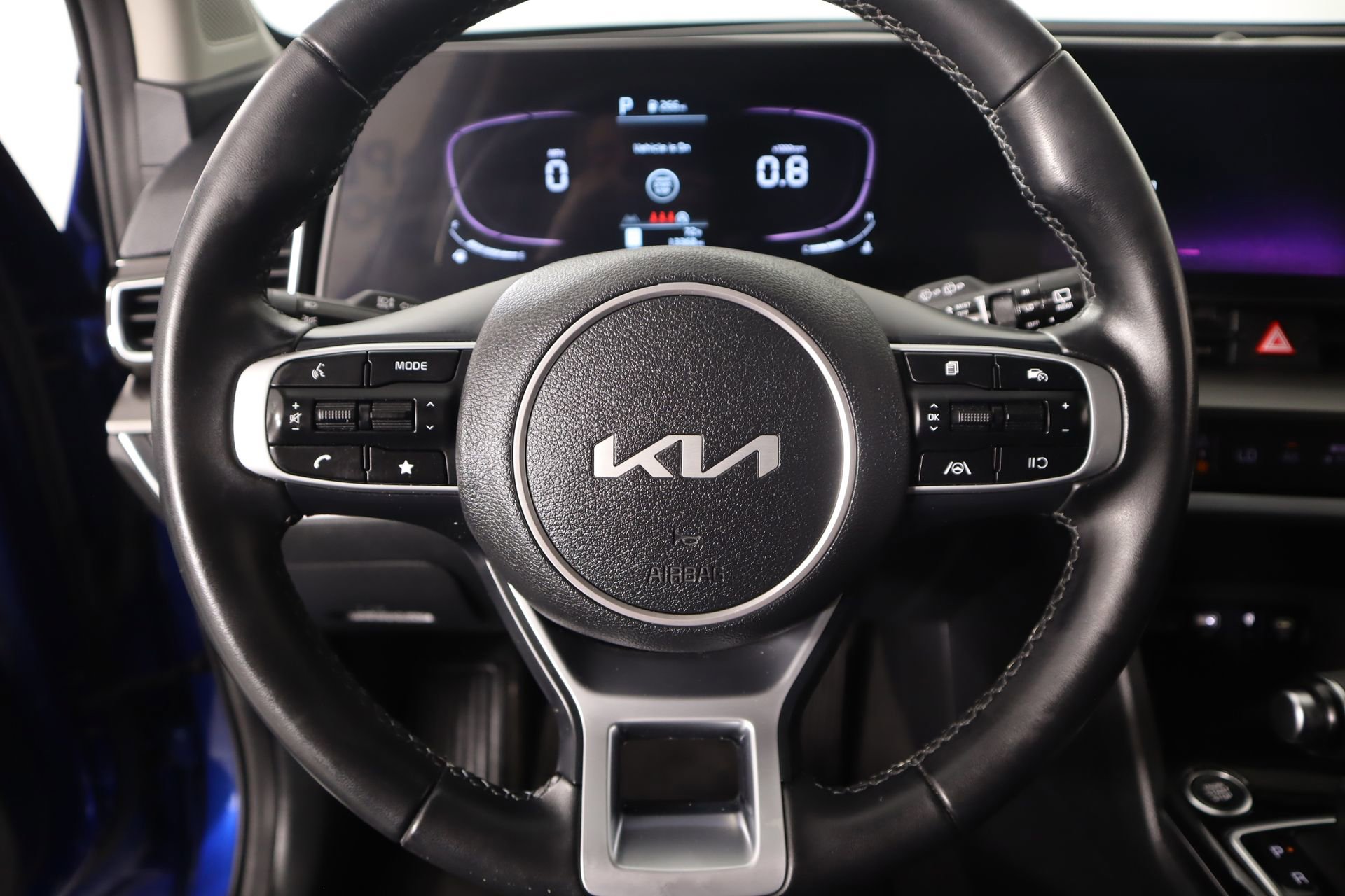 Used 2023 Kia Sportage EX image 3