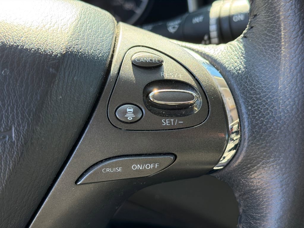 Used 2022 Nissan Murano SV image 25