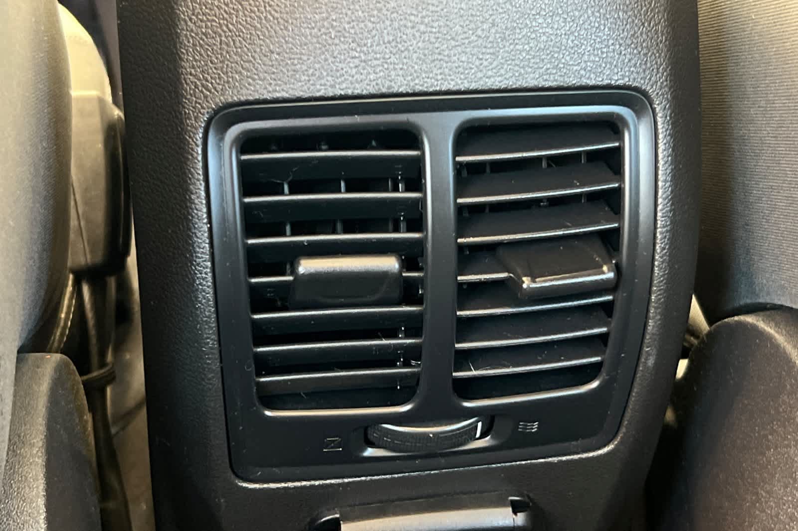 Used 2015 Ford C-MAX SE FWD image 14