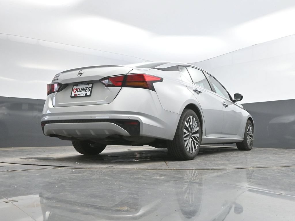 Used 2025 Nissan Altima 2.5 SV FWD image 34