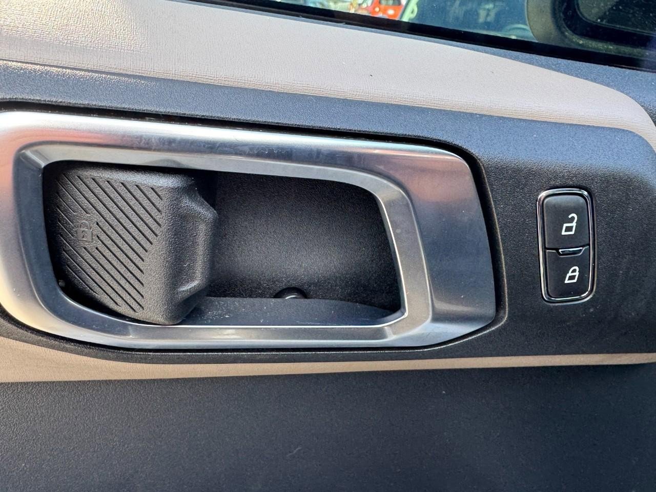 Used 2023 Ford Bronco Wildtrak image 16