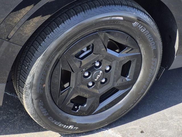 Used 2025 Kia Carnival image 7