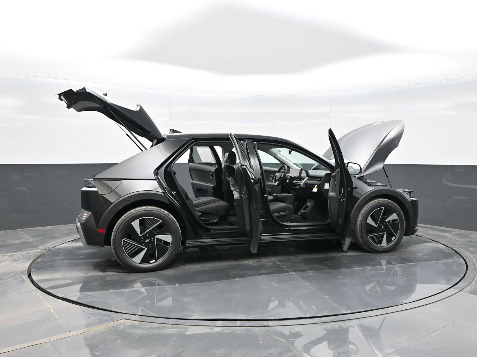 New 2025 Hyundai Ioniq 5 SE image 29