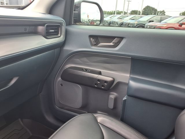Used 2025 Ford Maverick Lariat w/ Black Appearance Package AWD/4WD image 10