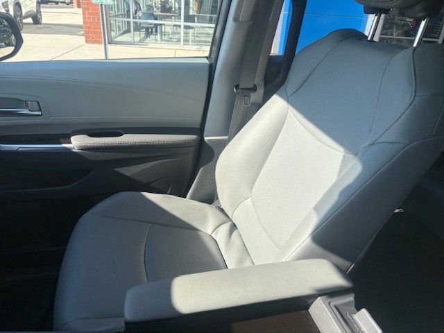 Used 2023 Toyota Sienna XLE image 11