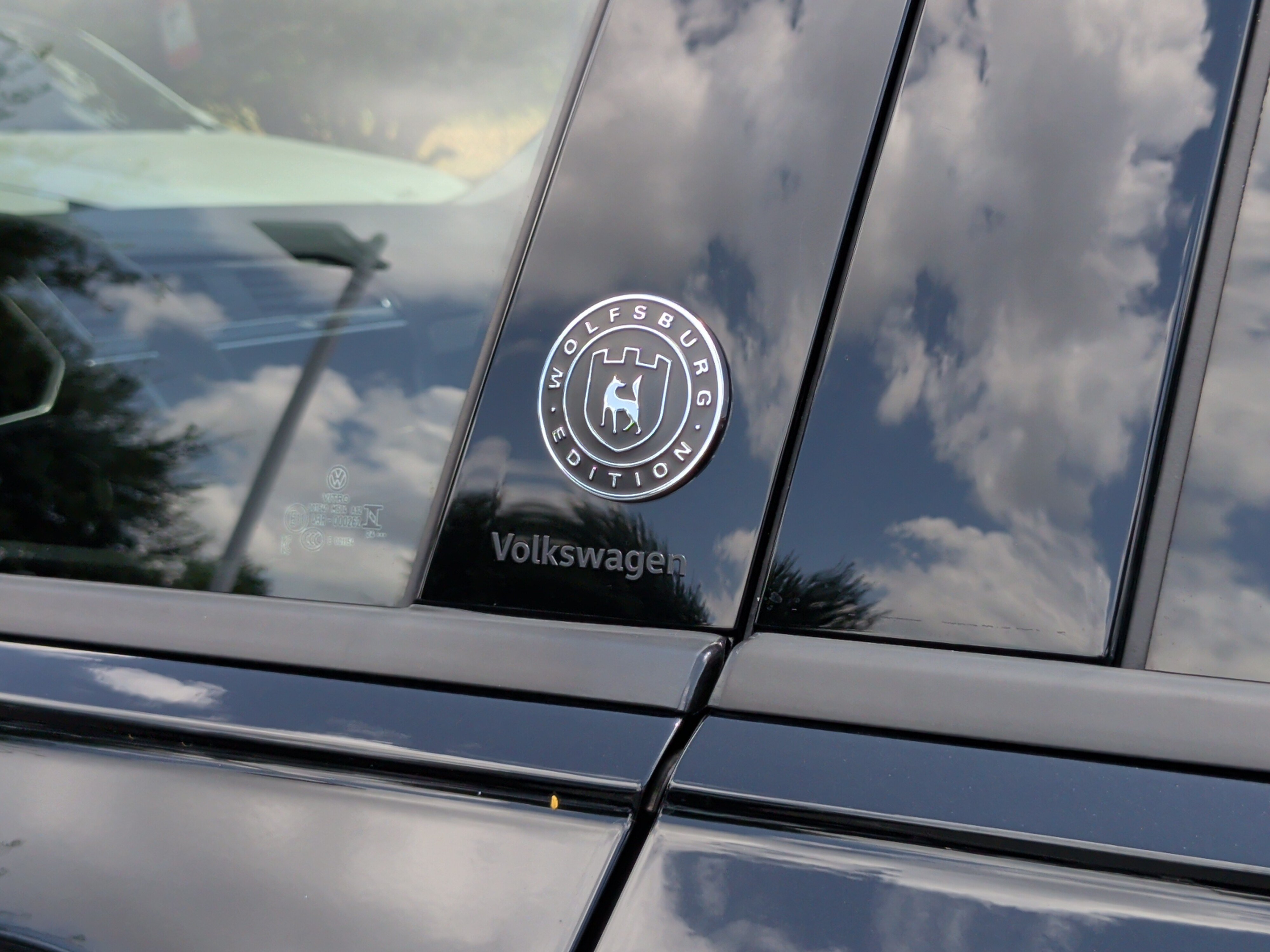 Used 2024 Volkswagen Tiguan Wolfsburg Edition FWD image 12