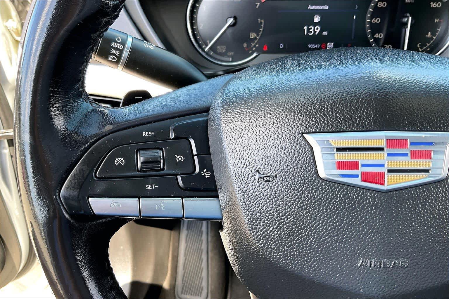 Used 2022 Cadillac XT4 Premium Luxury w/ Safety Alert Package AWD/4WD image 18