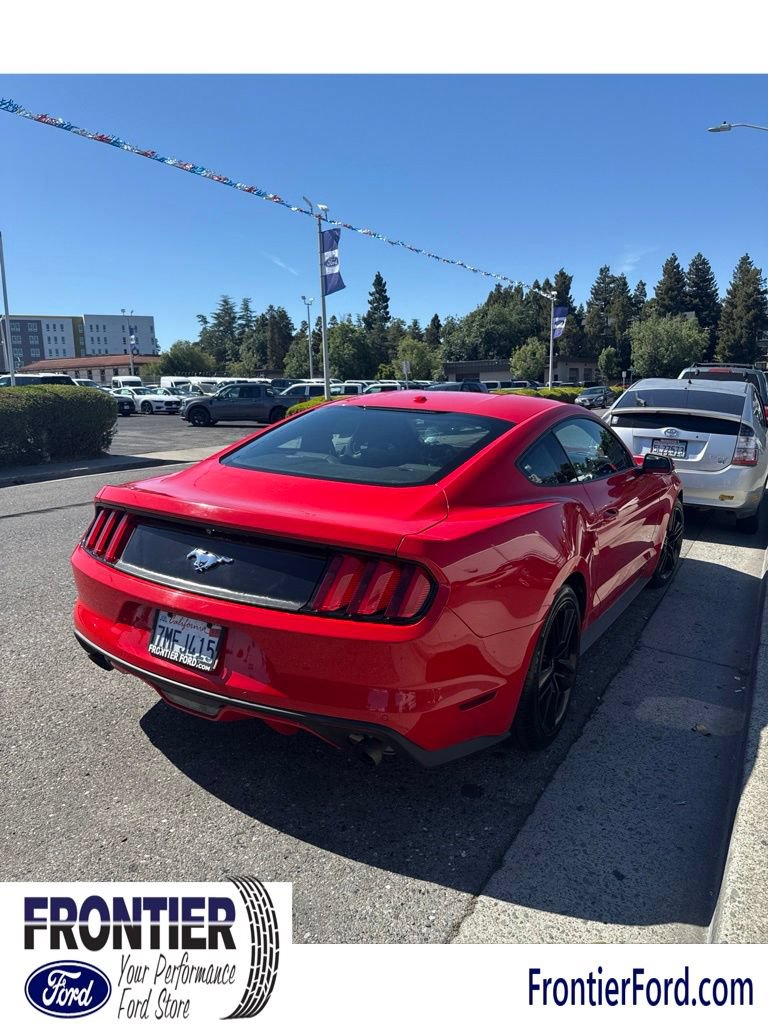 Used 2015 Ford Mustang Coupe RWD image 4