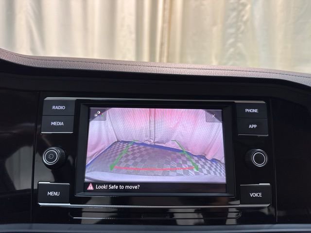 Certified 2023 Volkswagen Jetta SE w/ Panoramic Sunroof Package image 21