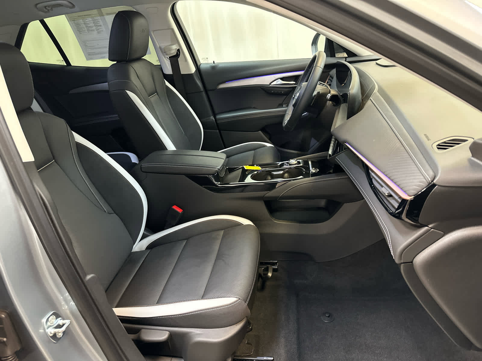 Certified 2025 Buick Envision Sport Touring image 13