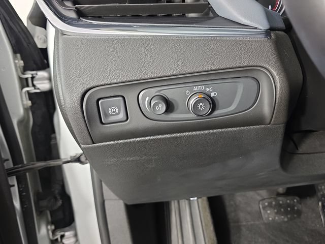 Used 2020 Buick Enclave Essence w/ Sport Touring Edition FWD image 31