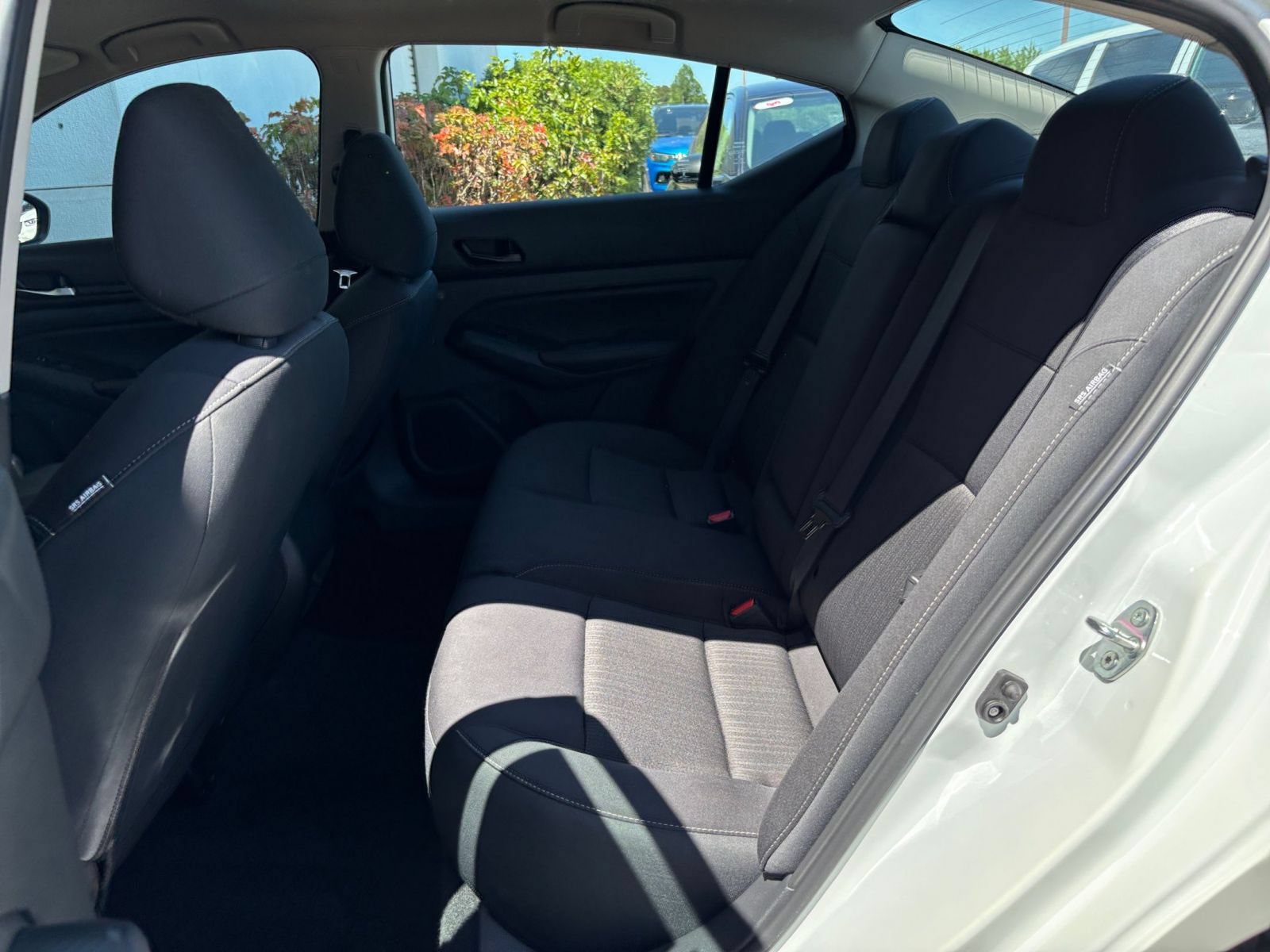 Used 2025 Nissan Altima 2.5 SV FWD image 27