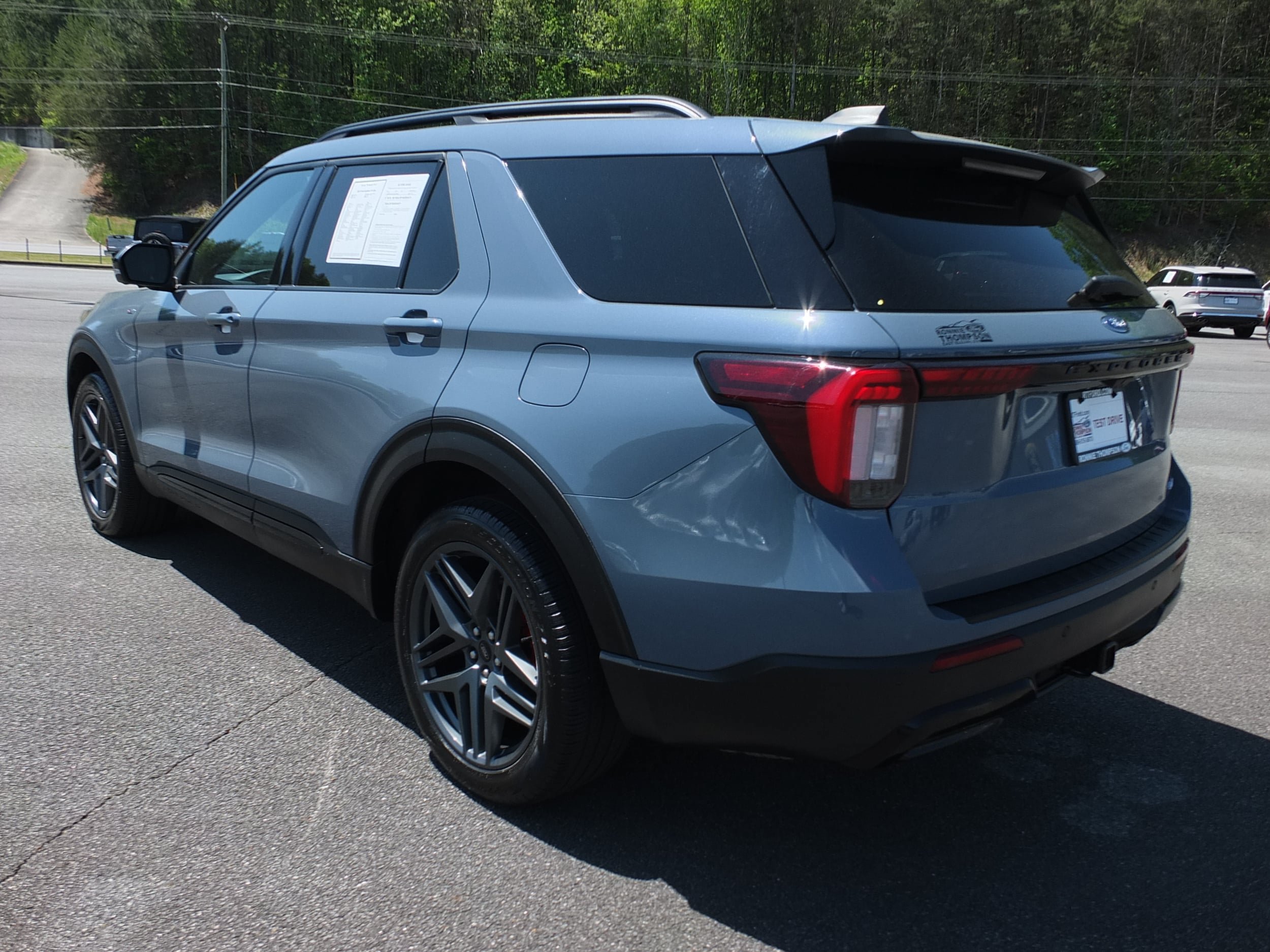 Used 2025 Ford Explorer ST-Line w/ Premium Package AWD/4WD image 5