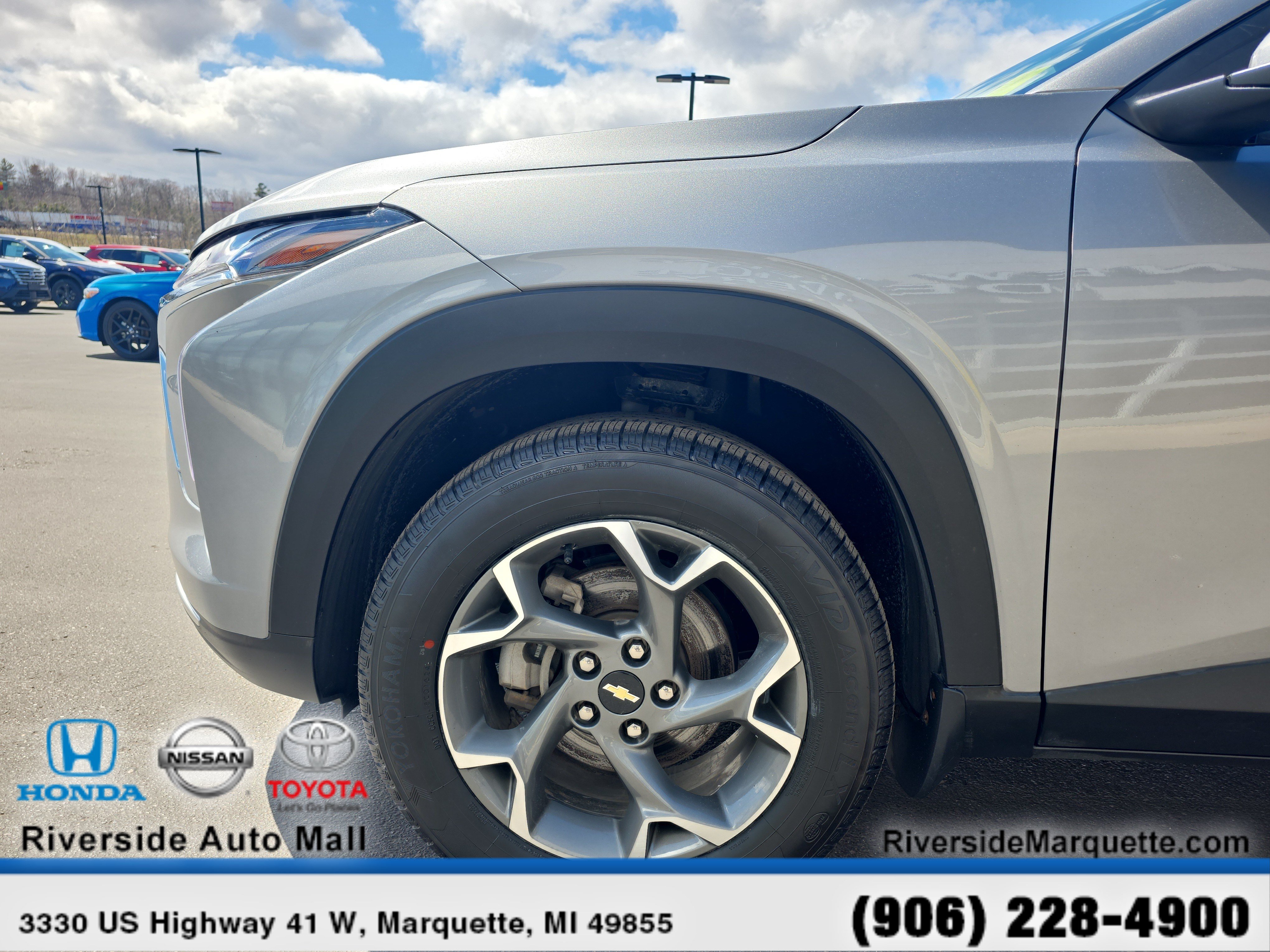Used 2024 Chevrolet Trax LT w/ Driver Confidence Package FWD image 11