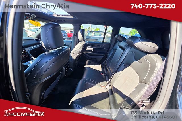 Used 2023 Jeep Grand Cherokee Altitude AWD/4WD image 22
