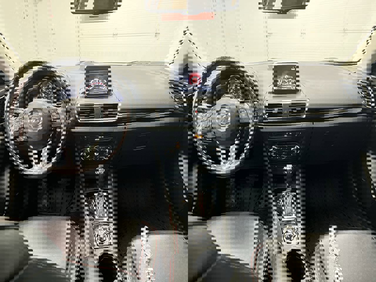 Used 2016 MAZDA MAZDA3 i Grand Touring image 4