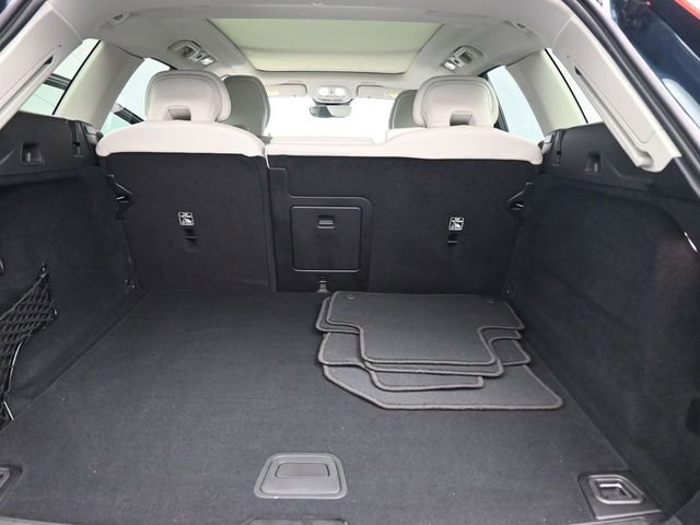 Used 2023 Volvo XC60 B6 Ultimate w/ Climate Package image 32