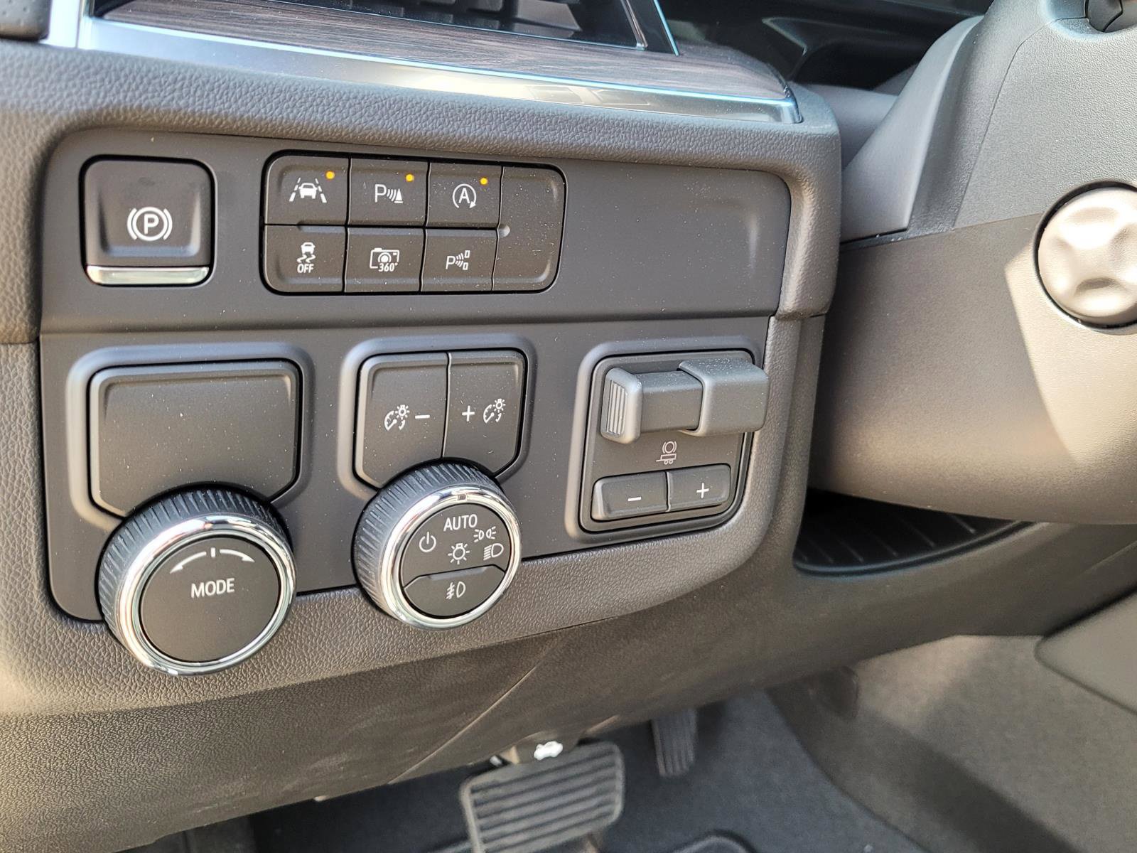 New 2026 Chevrolet Tahoe Premier w/ Sun And Tow Package RWD image 19
