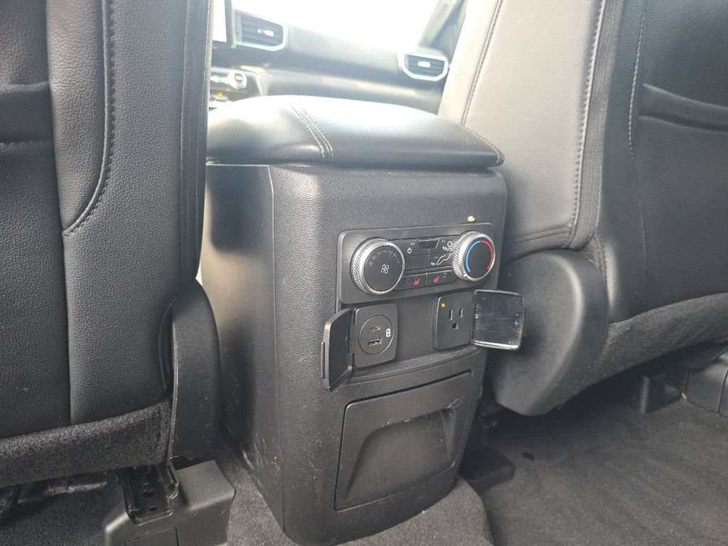 Used 2022 Ford Explorer Limited w/ Equipment Group 301A AWD/4WD image 23