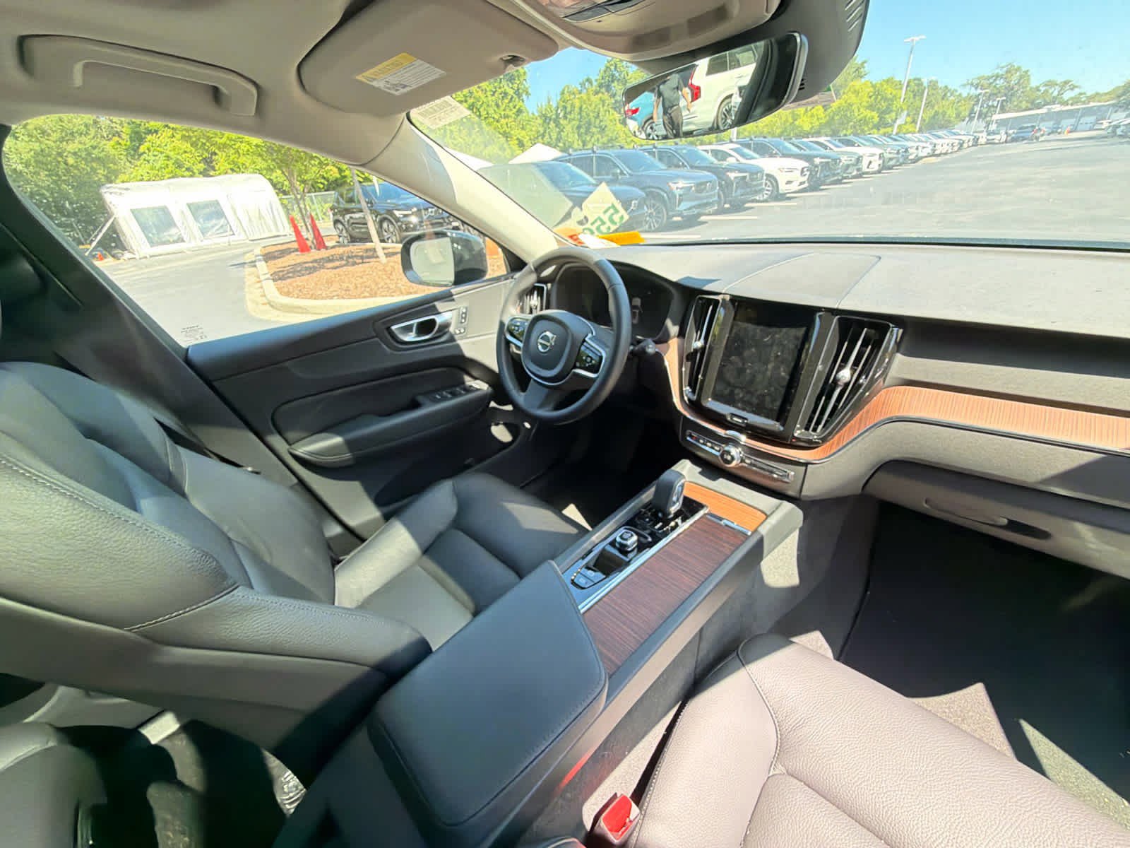 Used 2024 Volvo XC60 B5 Plus w/ Protection Package Premier AWD/4WD image 20