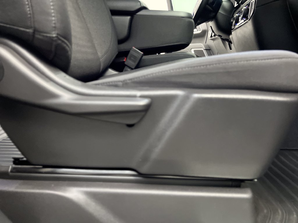 Used 2025 Chevrolet Silverado 1500 LT AWD/4WD image 29
