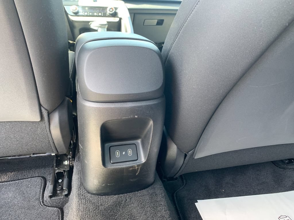 Used 2024 Hyundai Elantra SEL FWD image 15