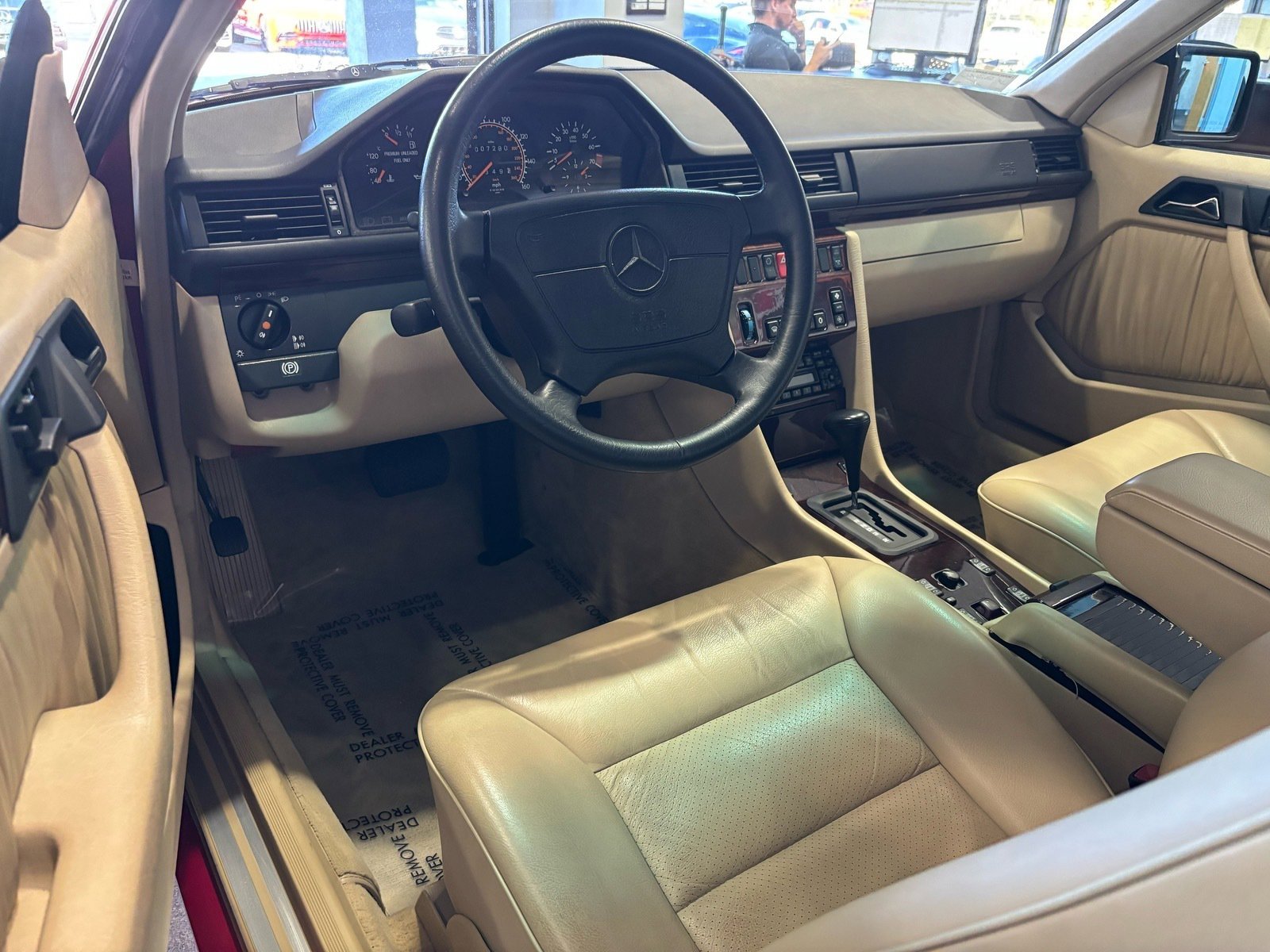 Used 1995 Mercedes-Benz E 320 Convertible image 10