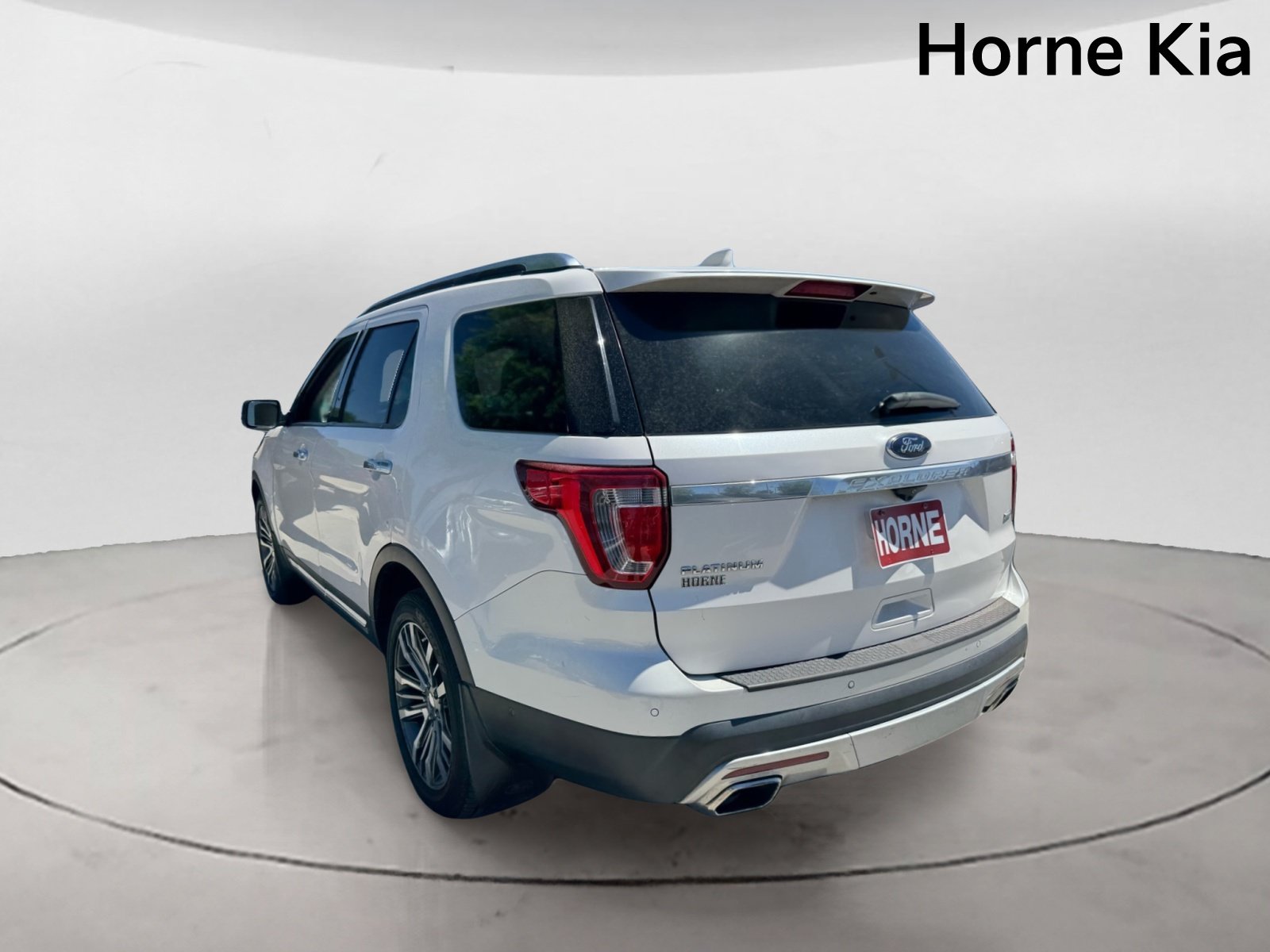 Used 2017 Ford Explorer Platinum AWD/4WD image 5